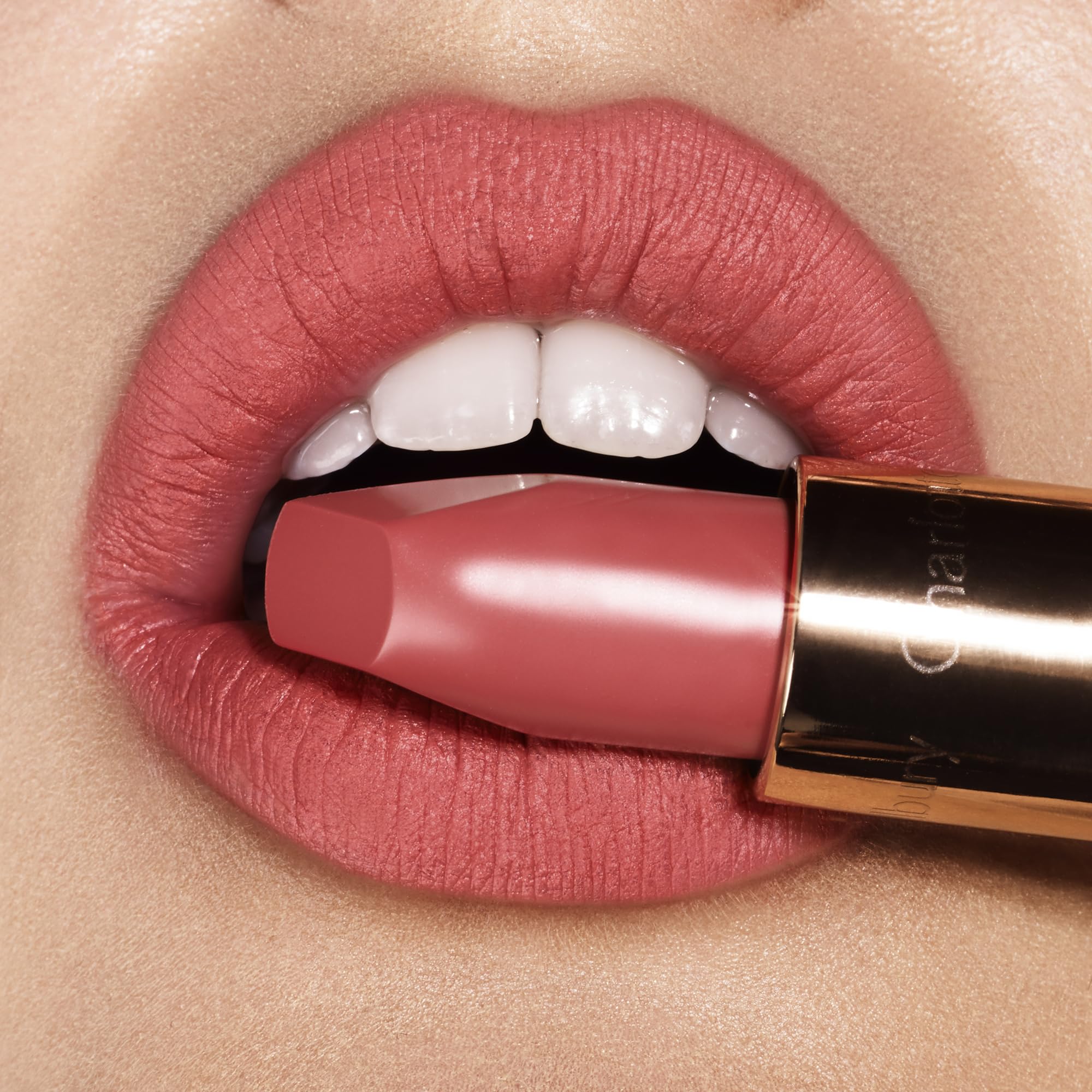 Charlotte Tilbury Matte Revolution Lipstick - Long Lasting, Matte Lipstick with Buildable Color & Lip-Loving Ingredients - Creamy, Easy to Blend Formula