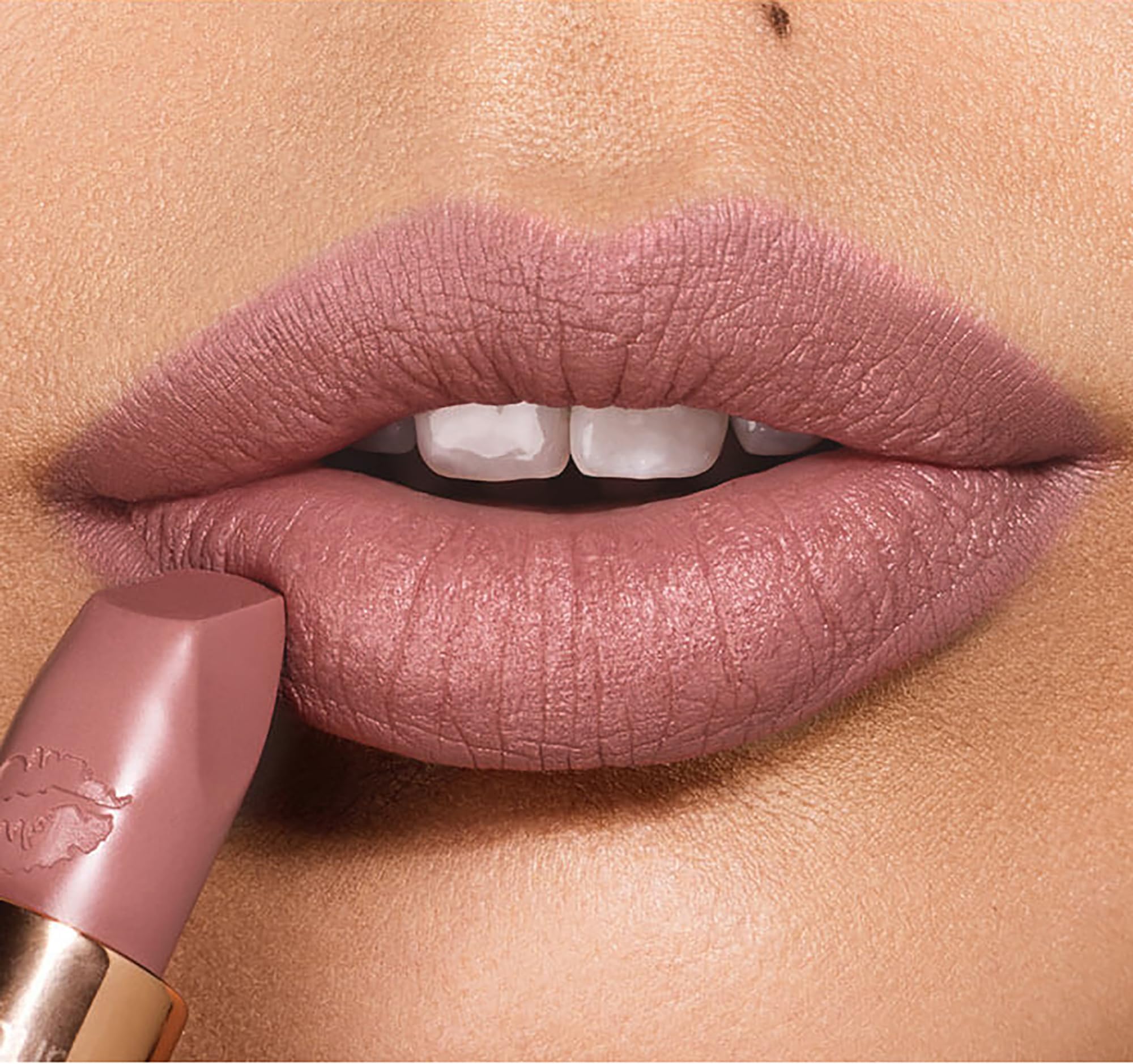 Charlotte Tilbury Matte Revolution Lipstick - Long Lasting, Matte Lipstick with Buildable Color & Lip-Loving Ingredients - Creamy, Easy to Blend Formula