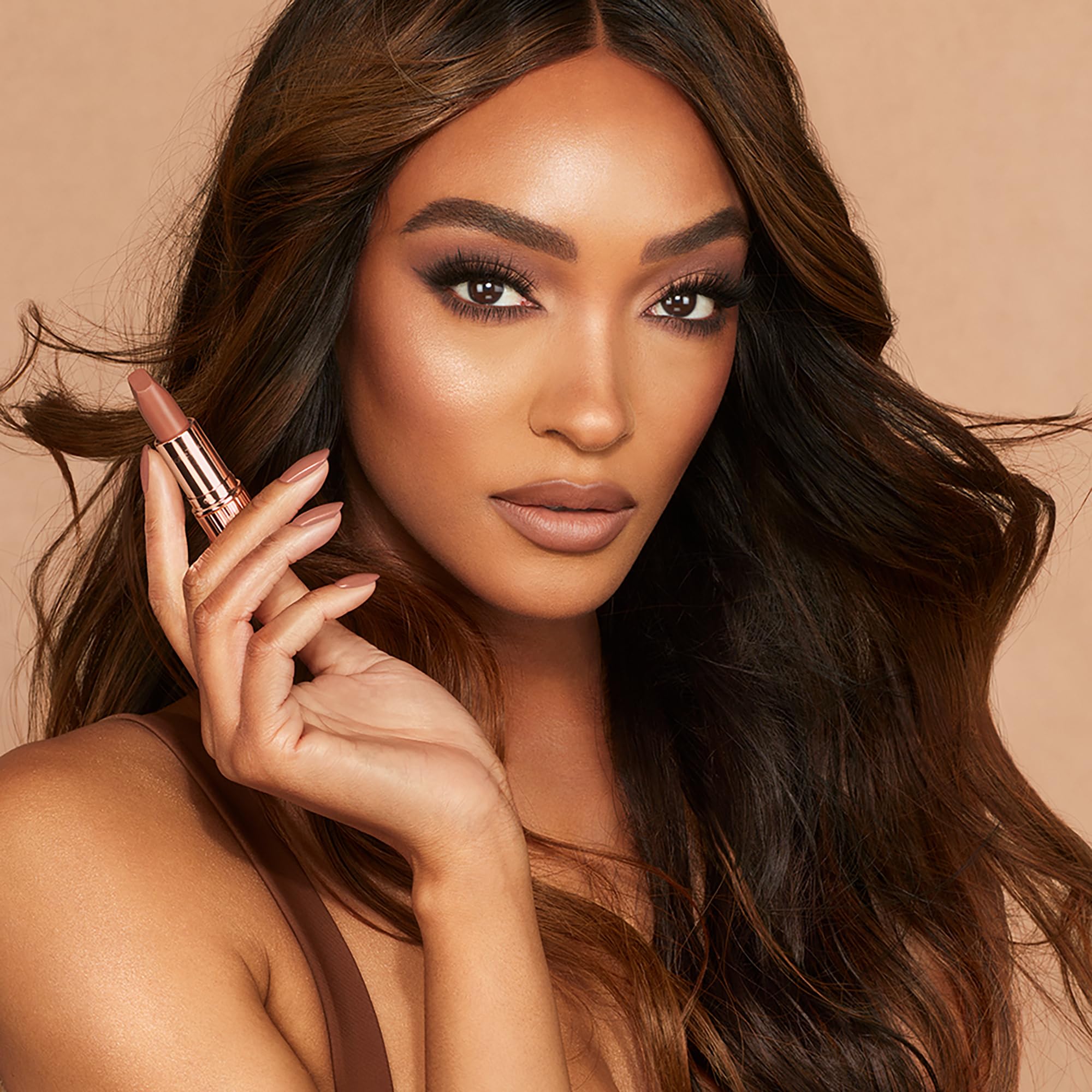 Charlotte Tilbury Matte Revolution Lipstick - Long Lasting, Matte Lipstick with Buildable Color & Lip-Loving Ingredients - Creamy, Easy to Blend Formula