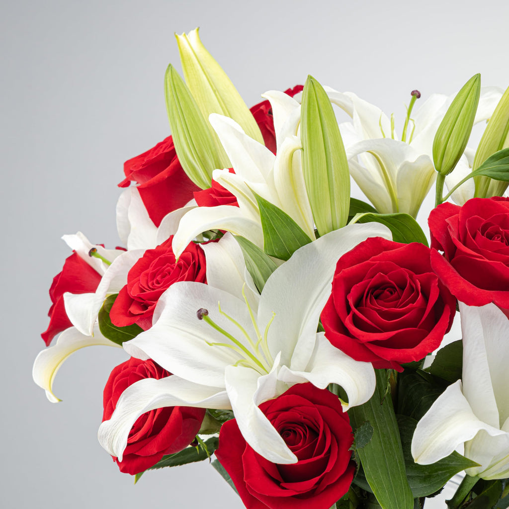 Benchmark Bouquets Oriental Lily & Pink Rose Bouquet – Real Fresh Flowers for Delivery – Mothers Day Flowers for Mom – Long Stem Roses Fragrant Lilies – Gifts for Mom & Mother-in-Law – Vase Included